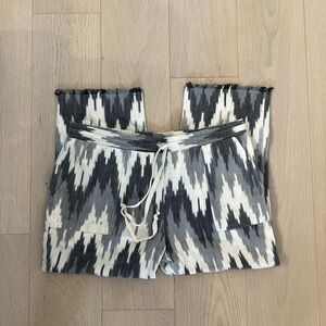 DREW Gray and White Cargo Shorts Lightweight Comfort